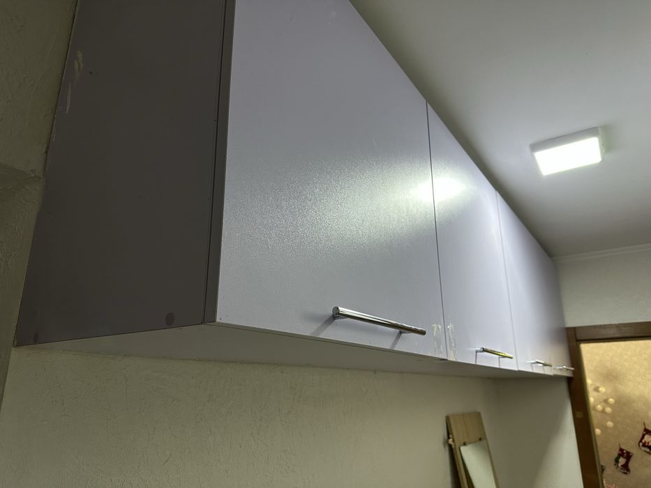 Шкафчик підвисний