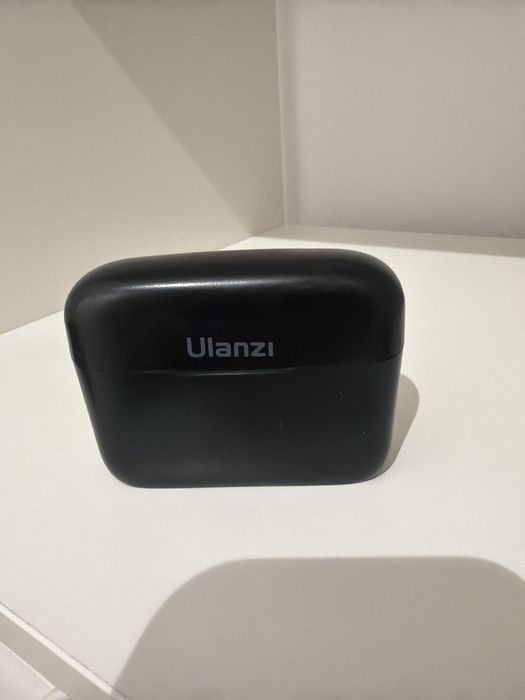 Ulanzi J12 mikrofon bezprzewodowy lavalier krawatowy do iPhone Lightning wireless mic zestaw 2 nadajniki + etui ładujące