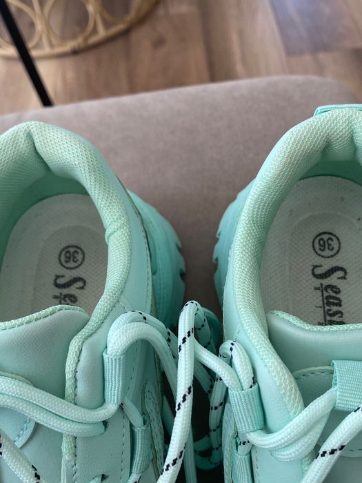 Sneakersy miętowe 36