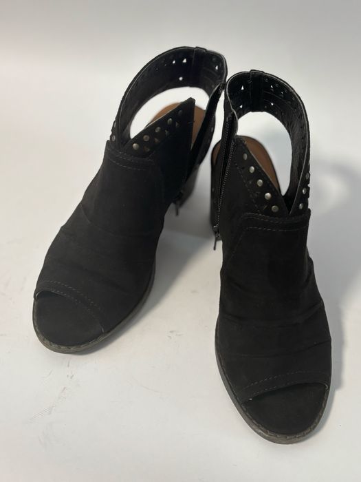 Брендові сандалі Sonoma