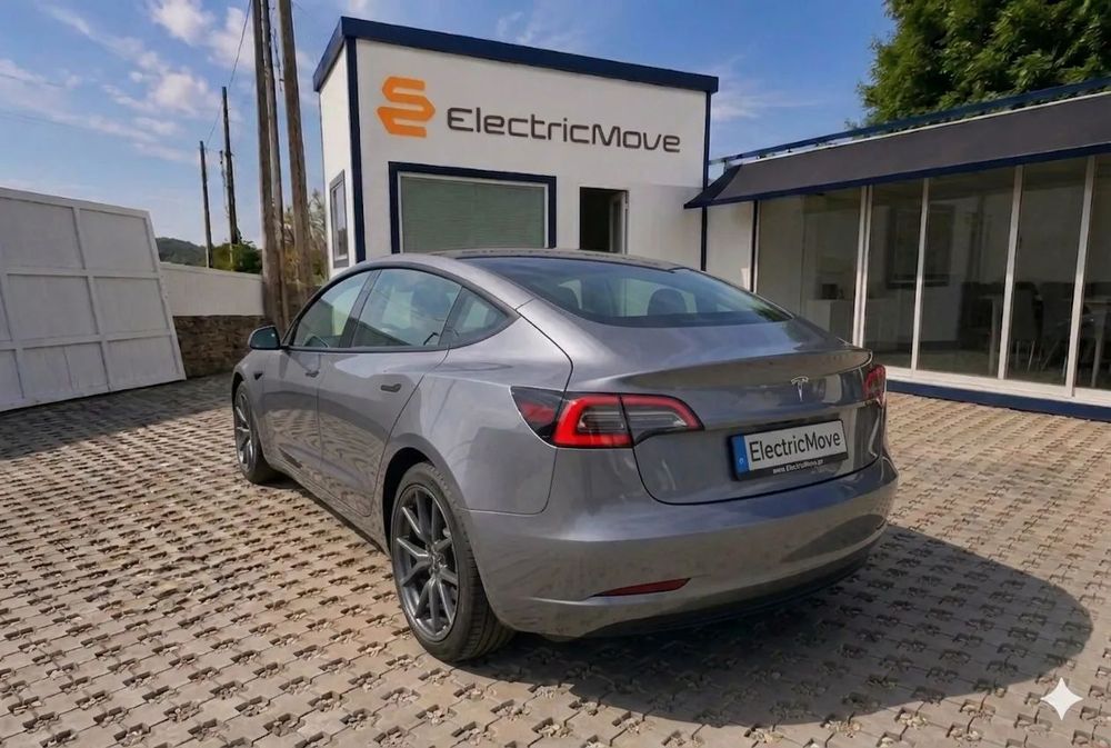 Tesla Model 3 Standard Range Plus RWD