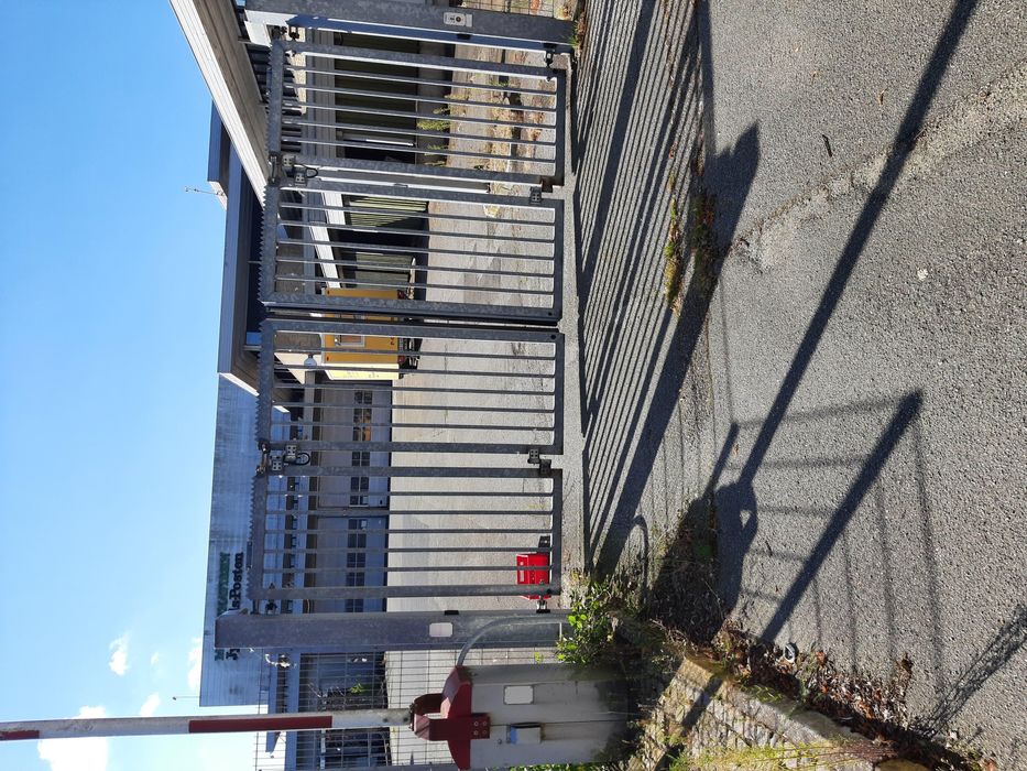 Brama łamana ocynkowana elektryczna