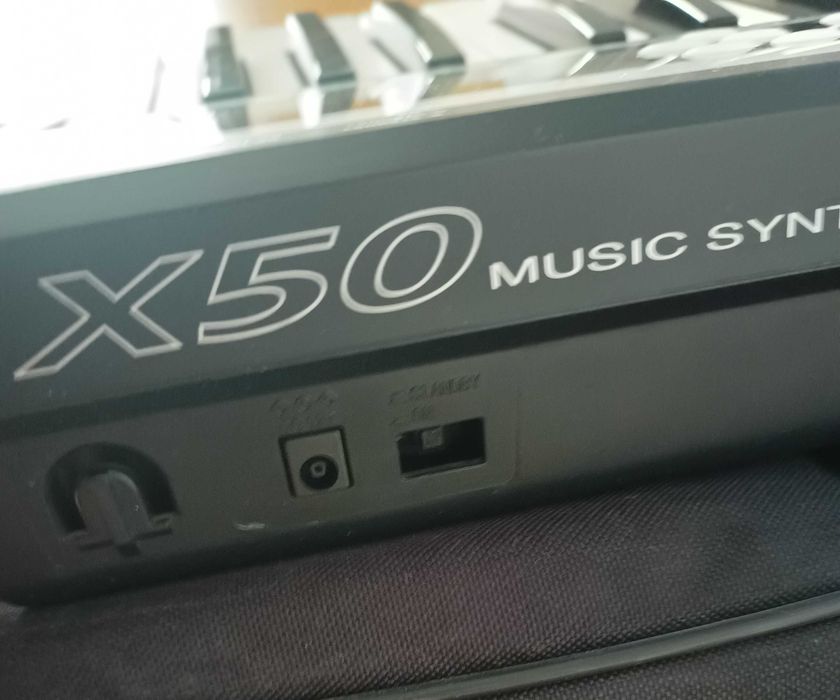Syntezator keyboard Korg x50