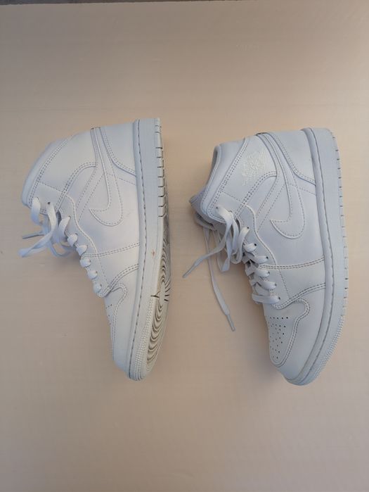 Sapatilhas Nike Air Jordan 1 Mid usadas