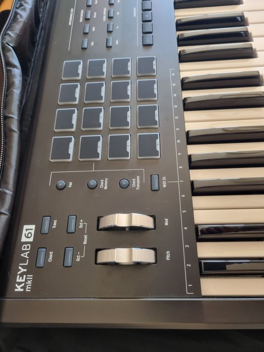 Arturia KeyLab 61 MkII Black Edition + Saco Novation