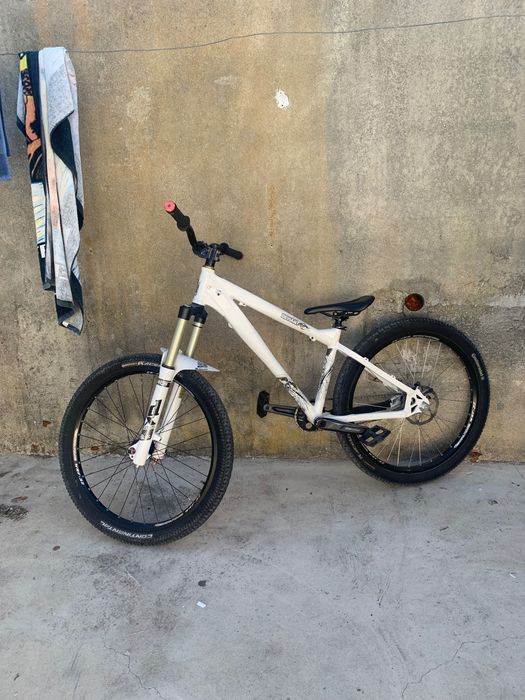 VENDO ou troco bicicleta deviant 24seven