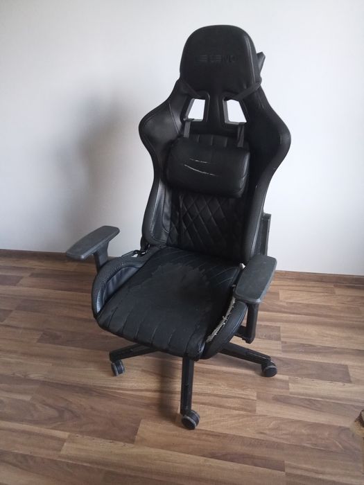 Fotel gamingowy z LEDAMI i pilotem