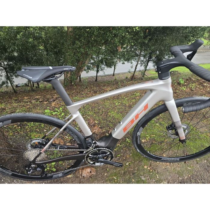 Novas bh rs1 eletricas de estrada