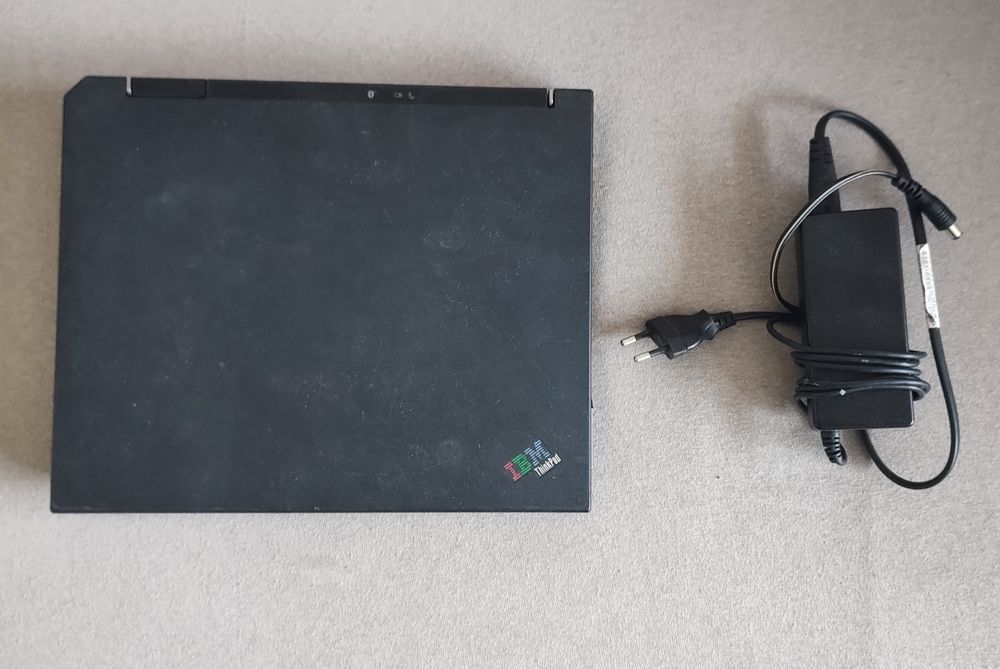 IBM Thinkpad X30 z zasilaczem sprawny