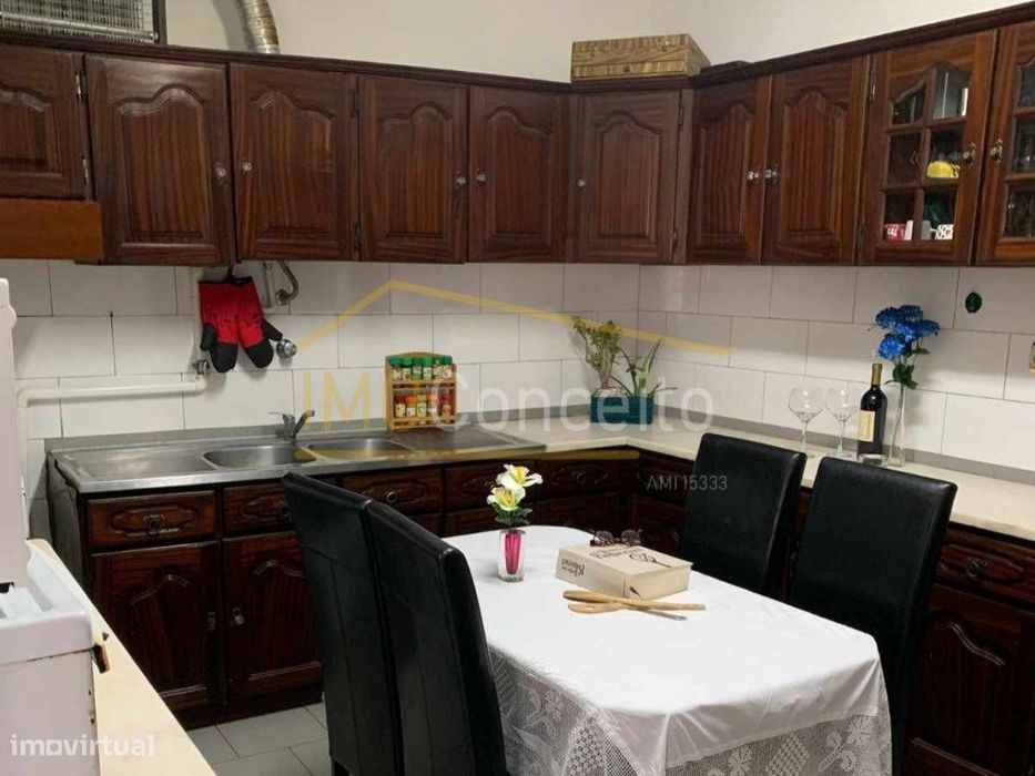 Moradia Geminada| Garagem| Espaço exterior| Cardal| Vila Nova da Ba...