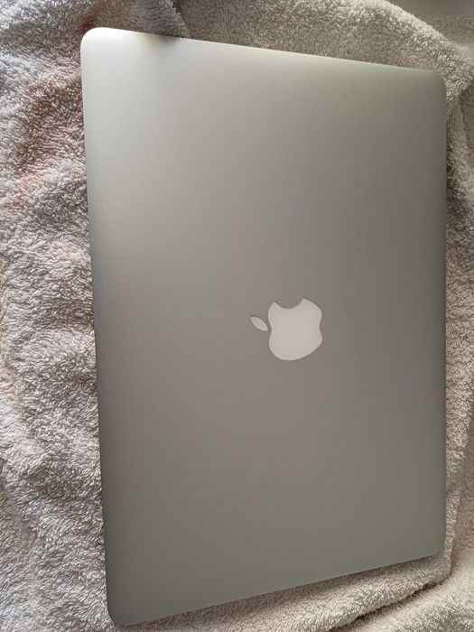 MacBook Air 7,2/i5-5250U/8GB Ram/128GB SSD/13"/OSX