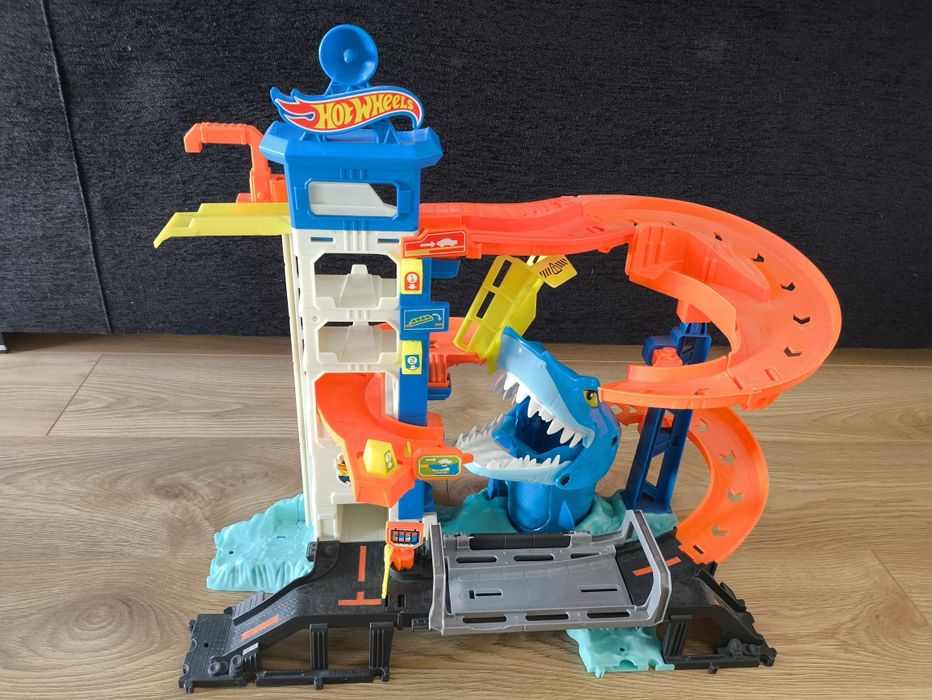 Pista Hot Wheels City Attacking Shark Escape