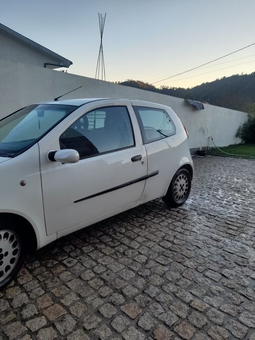 Fiat Punto 2003 de 3 portas