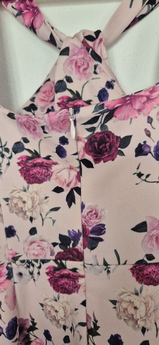 Elegancka sukienka w kwiaty na lato na wesele Mohito S