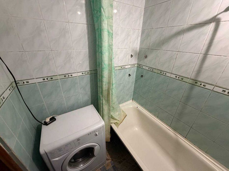 Чотирикімнатна квартира! Роздільне планування, низька ціна!