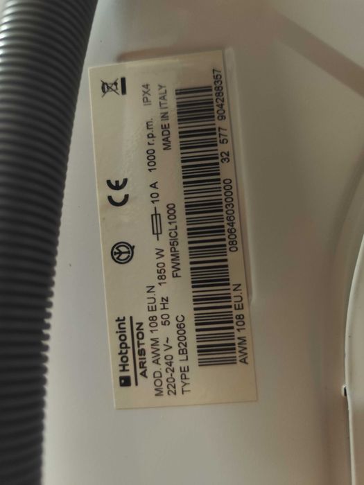 Máquina de lavar roupa de encastre Hotpoint Ariston AWM108 - para arranjar/peças