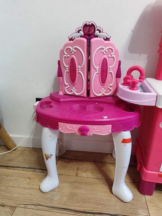 Sprzedam kuchenkę i toaletkę