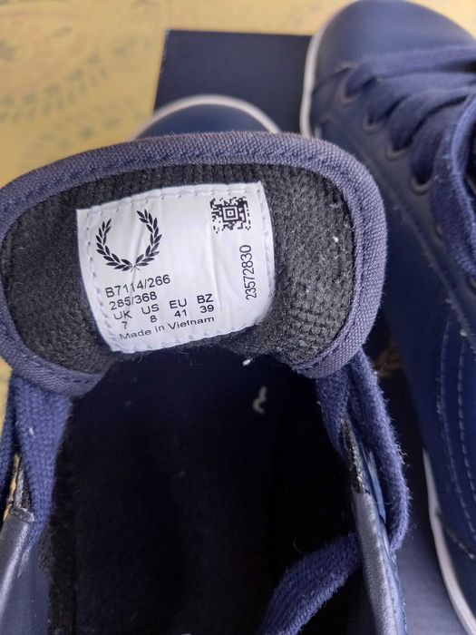 FRED PERRY  55€ bom bonito barato