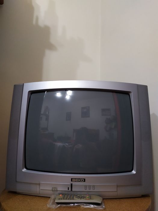 TV Beko cinzenta
