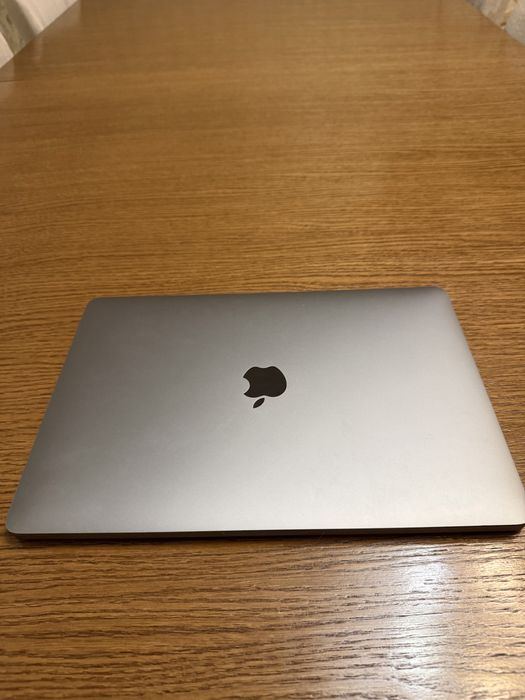 Продам MacBook Pro 13” 2019 р