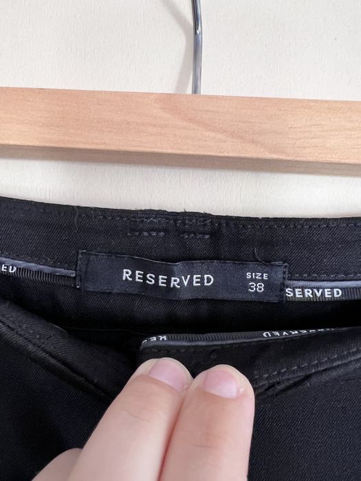 Czarne eleganckie spodnie Reserved r. 38