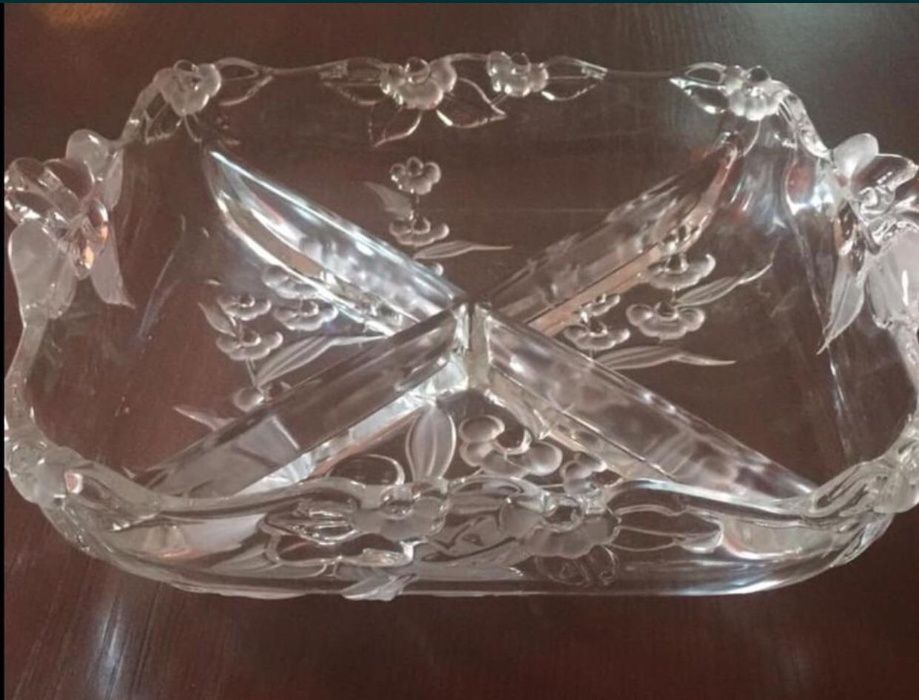 Taça com divisórias/Peça em cristal italiano com divisórias