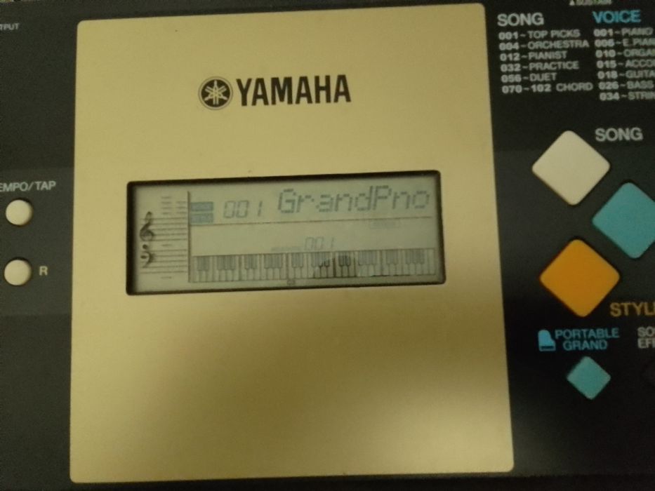 Продам синтезатор.в хорошем состоянии