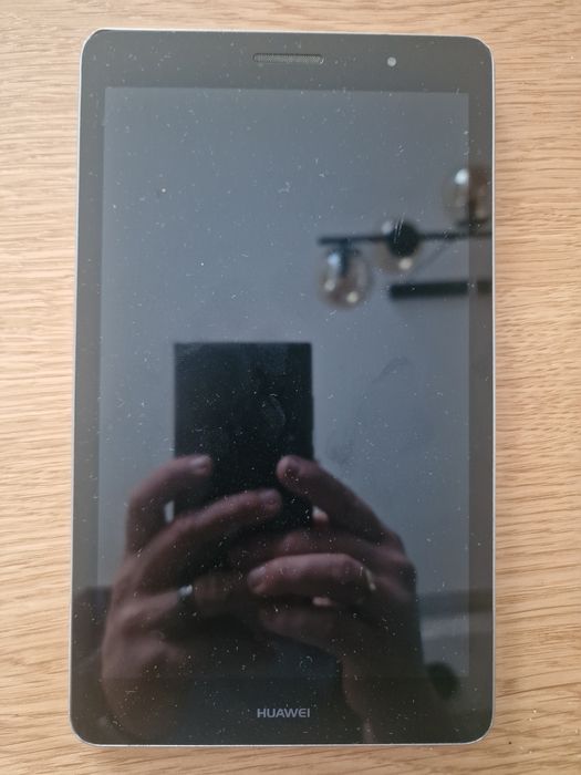 Tablet Huawe 8" w pełni sprawny