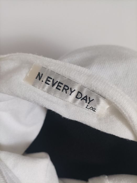 Sweterek na guziczki rozmiar L