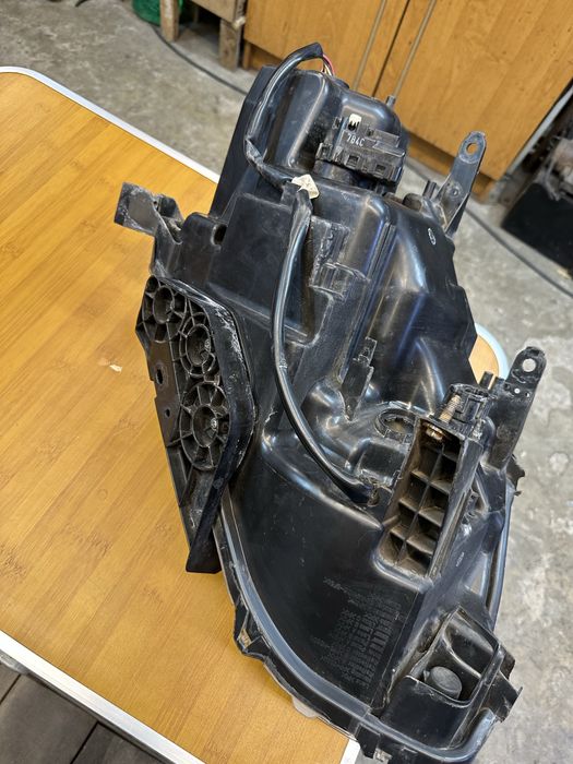 Фара Ниссан Рог левая.           .