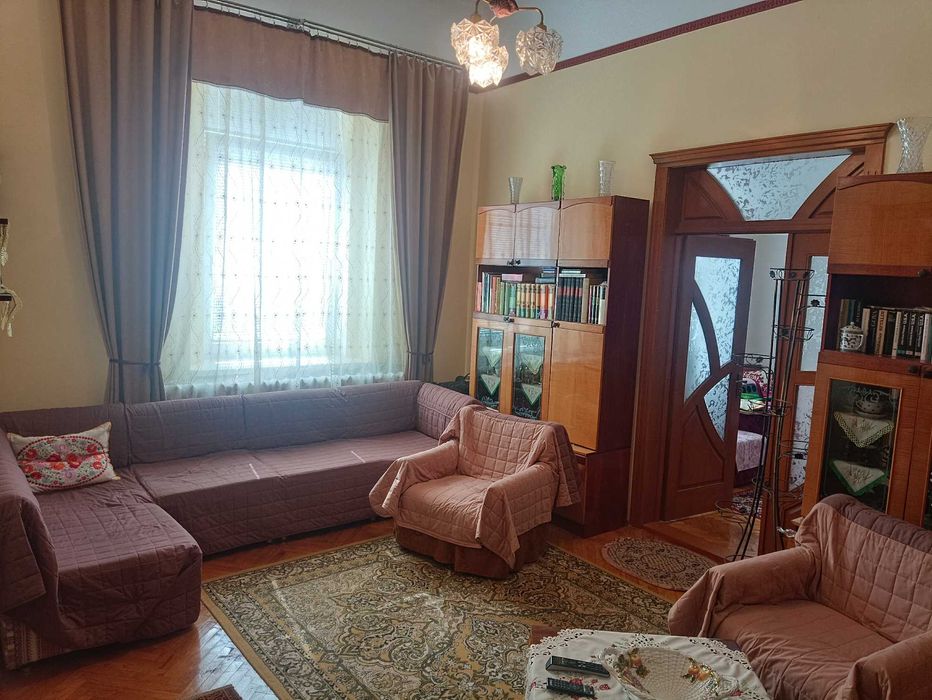 КВАРТИРА:94кв.м,ЦЕНТР,ІСТОРИЧНА ЗАБУДОВА,відмінний стан,підвал 45кв.м.