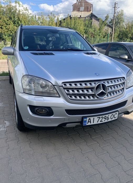 Автомобіль Мерседес