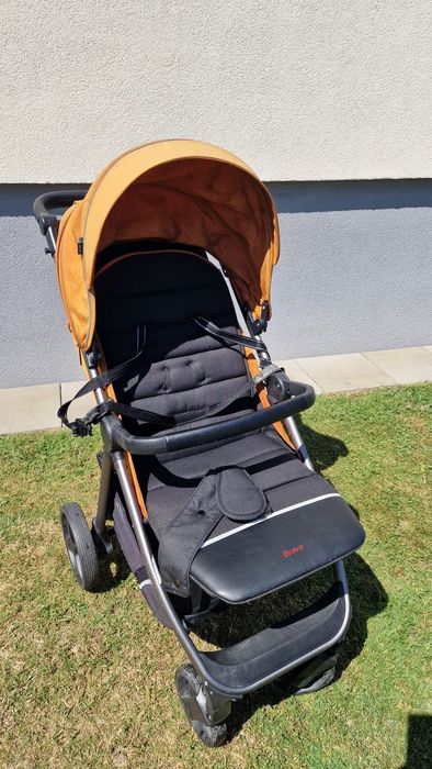 Lekki wózek spacerowy  CARRELLO BRAVO amortyzacja