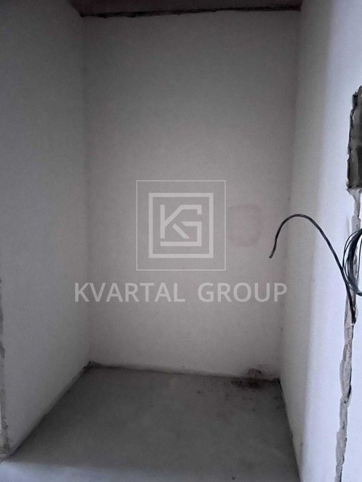 Квартира - студія з газовим опаленням в будинку з ліфтом