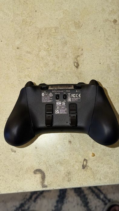 Razer Wolverine V2 Pro PS5/PC com Dongle