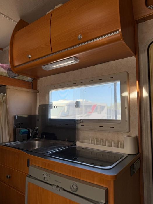 Alugo autocaravana para 6 pessoas