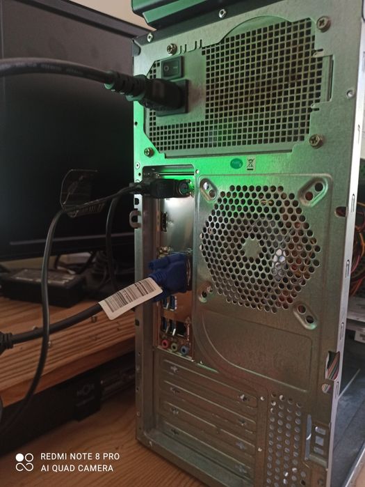 Torre Core i3 com RAM 8GB