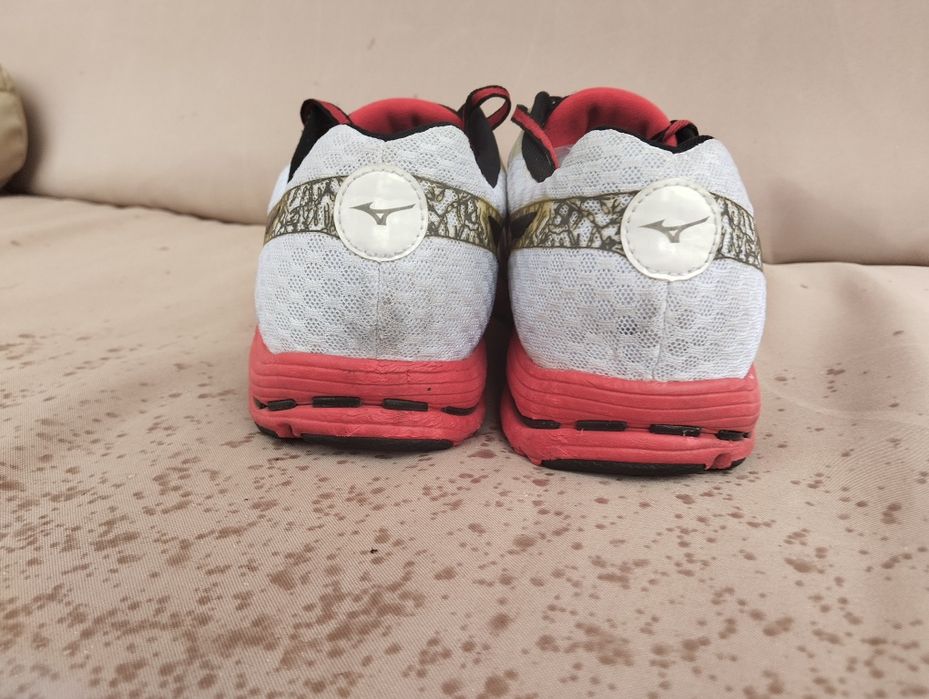 Мужские беговые кроссовки Mizuno Wave Sayonara 2 44.5 размер