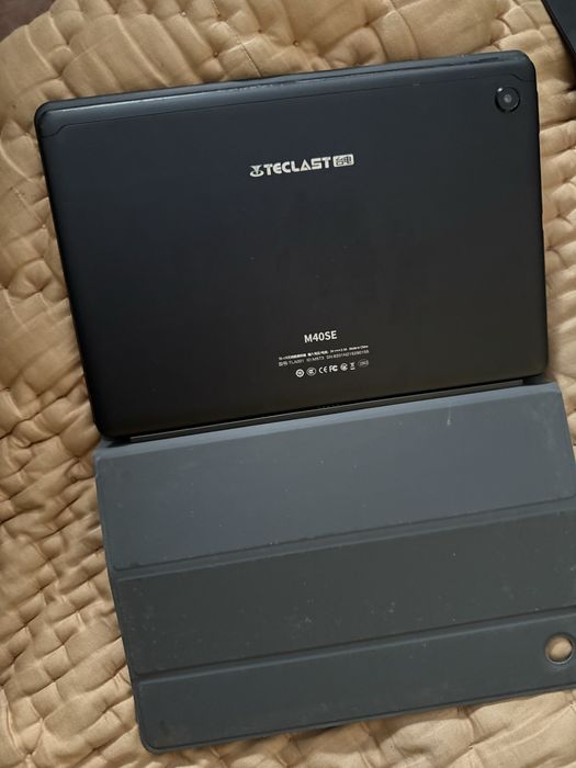 Планшет (в заводській плівці)