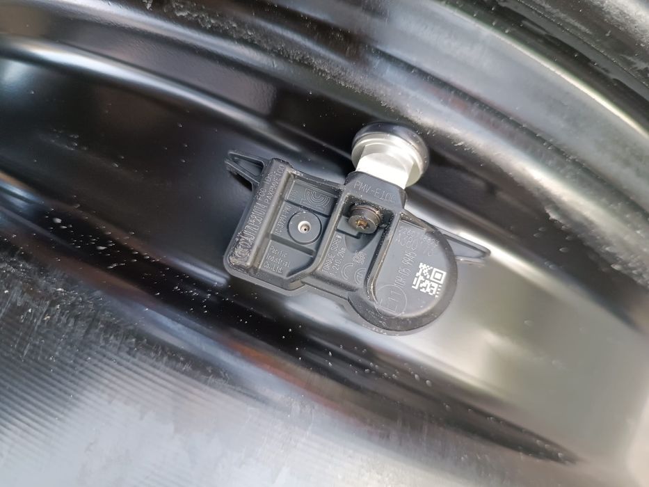 Nowe felgi 15 Toyota Yaris IV 5x100 ET45 Czujniki ciśnienia