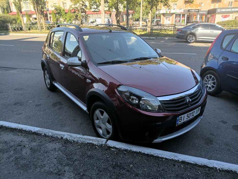 Renault Sandero 1.6 л.