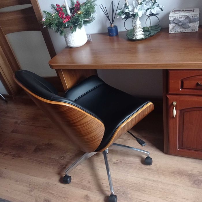 Fotel biurowy drewno plus czarna skóra