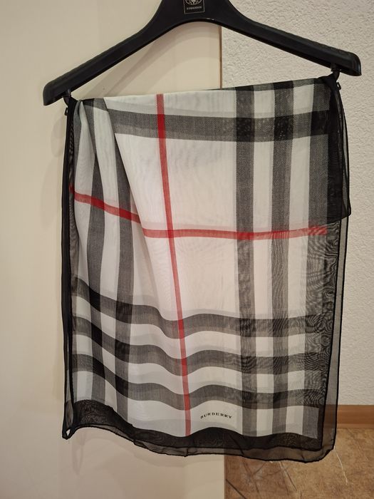 Burberry szalik logowany