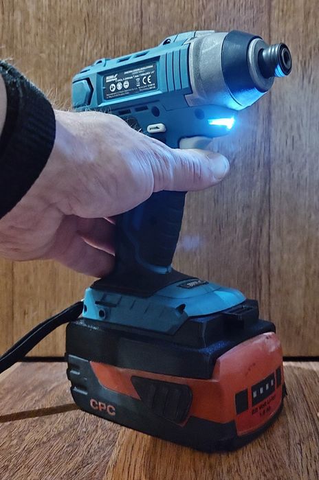 Adapter Dedra SAS+ALL na baterie Hilti B22 CPC.