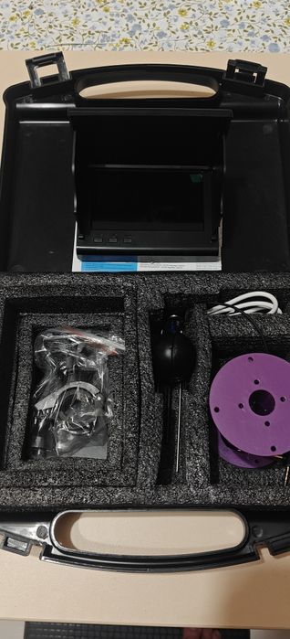 Підводна камера з дисплеєм