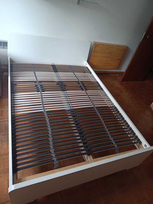 Estrato de cama IKEA branco