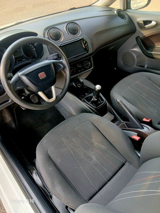 SEAT Ibiza ST — fotografia 7