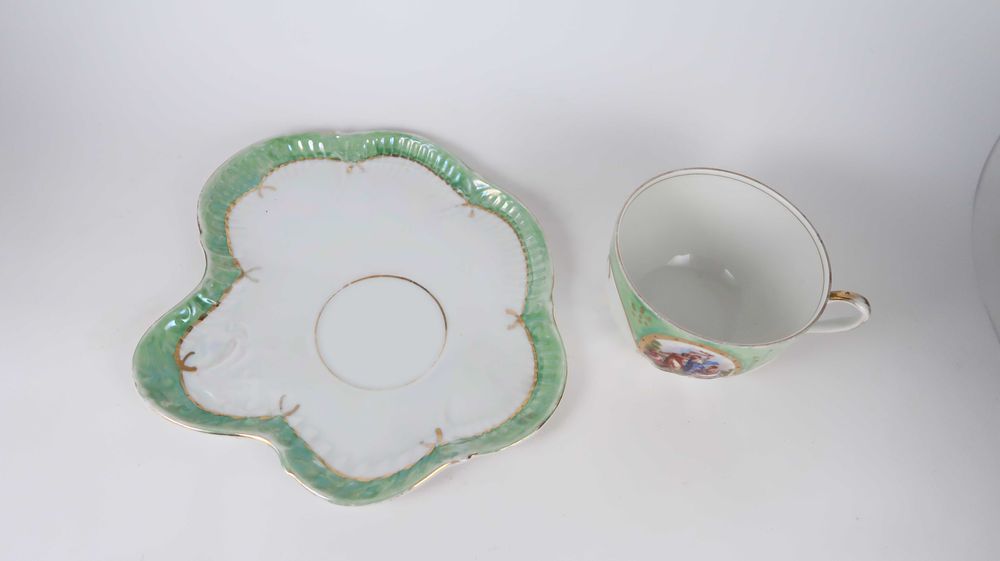 Chávena Almoçadeira com base Vista Alegre, anos 20/40, CADA