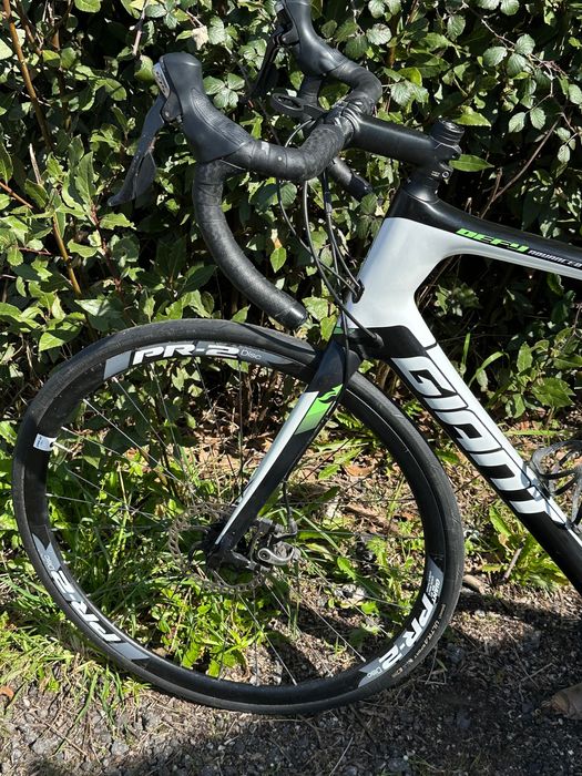 Giant Defy Advanced - Carbono Shimano 105