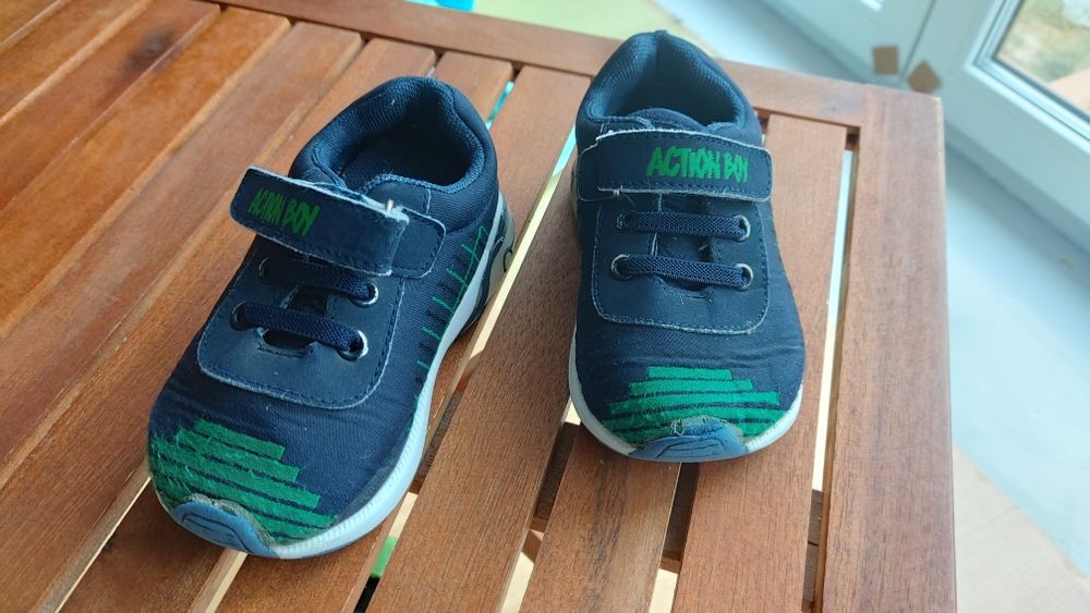 Buty Adidasy dla chłopca rozmiar 23 z CC